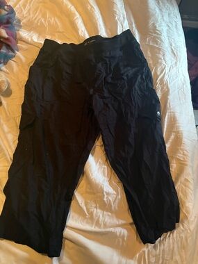 Lee Black Capris Women's Cargo-Style Stretch Pants